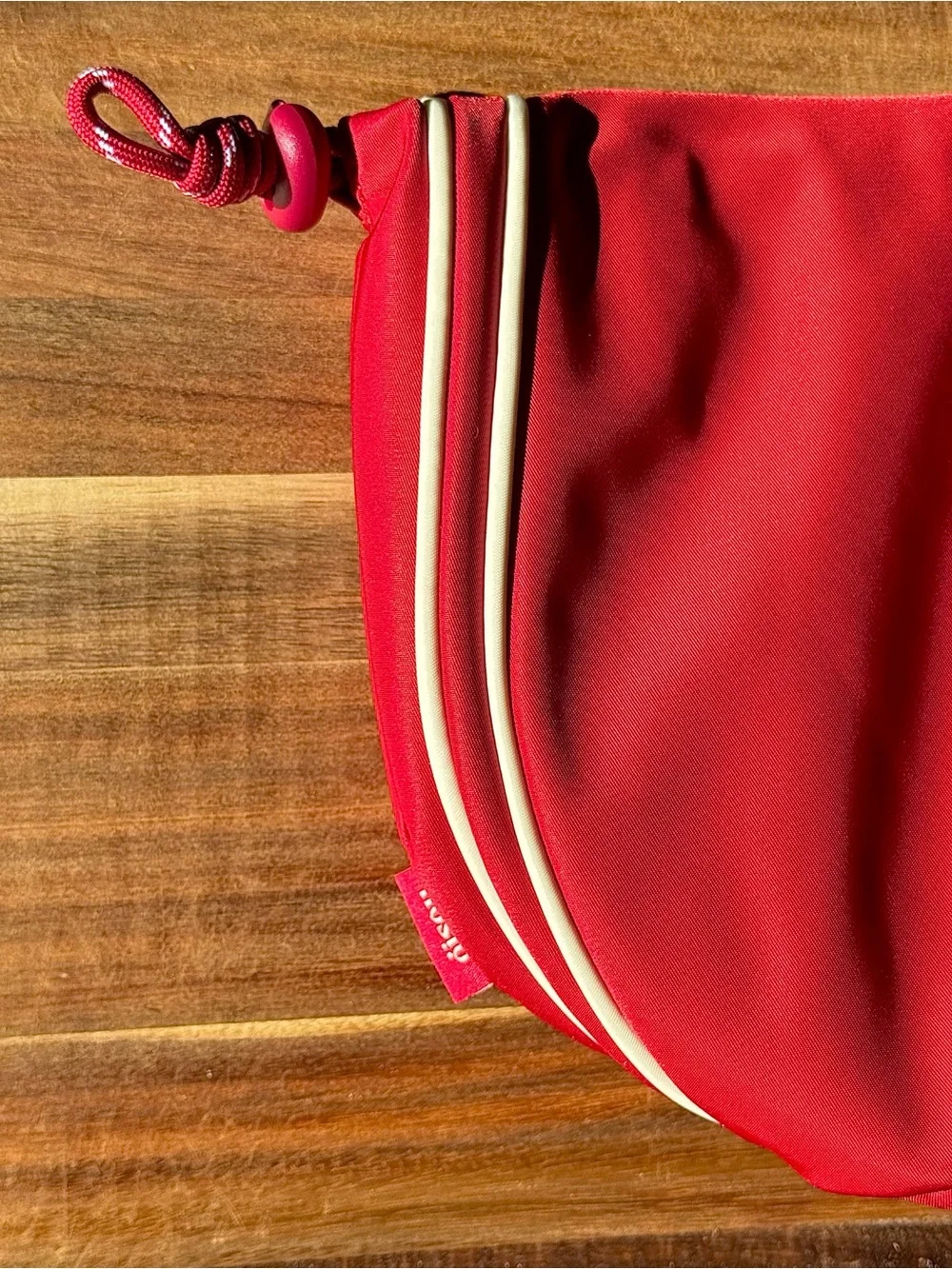 gisou exclusive limited edition glazed cherry beauty pouch